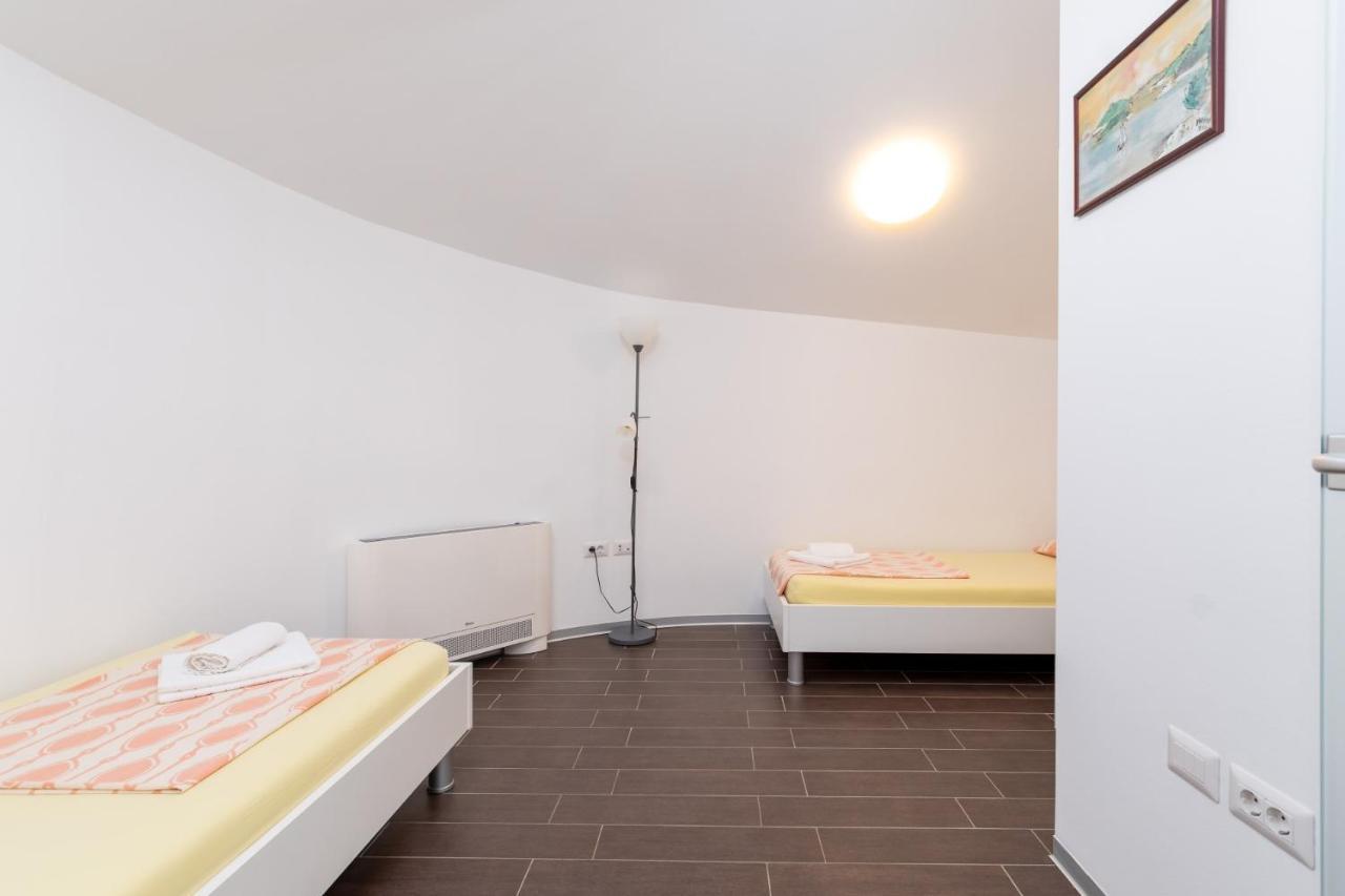 Vila Tina In Pula, Istrien Medolino Esterno foto